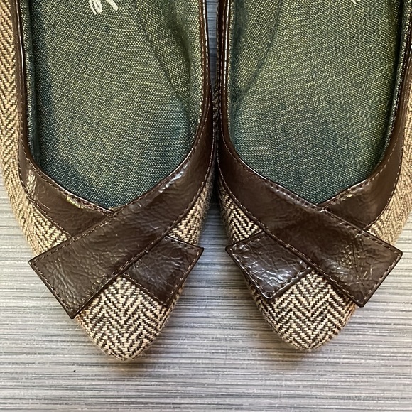 Worn once American Eagle Outfitters flats! - Picture 6 of 8